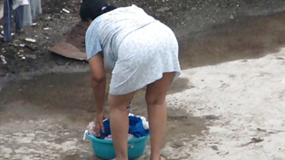 जूलिया डे इंग्लिश फिल्म सेक्सी फुल लूसिया-मेरे सौतेले बेटे के आदेश के तहत